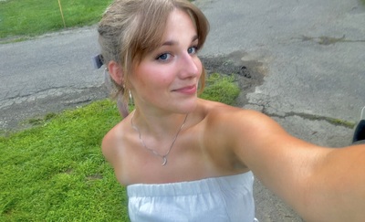 Photo of Alexis Hood